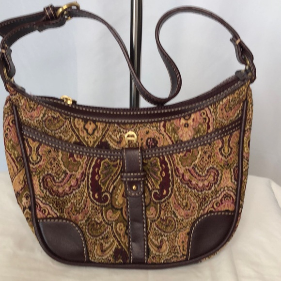 ETIENNE AIGNER Vintage paisley tapestry small shoulder handbag. - Picture 3 of 13